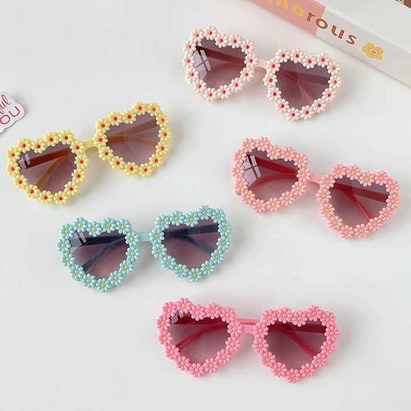 New Arrival New Children Fashion Heart Daisy Sunglasses UV400 Baby Girls Boys Vintage Outdoor Sun Protection Sunglasses Kid Sun Glasses T250