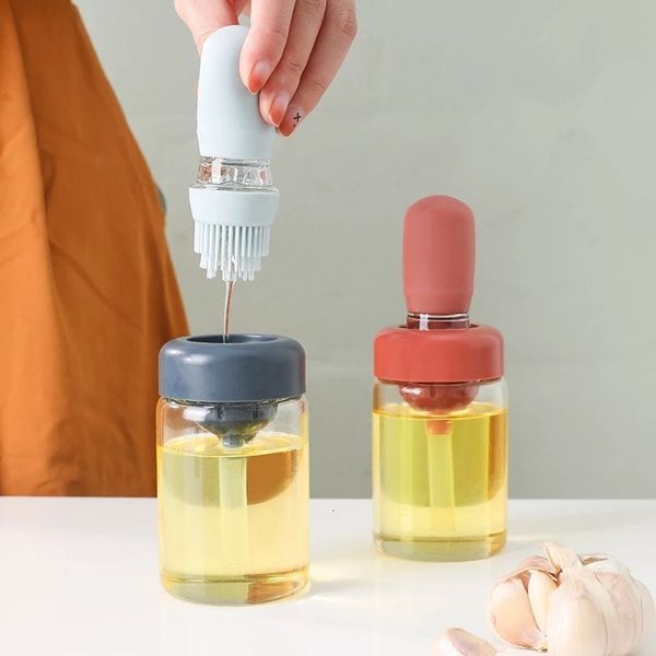 BBQ Tools Accessories Portable Oil Sauce Spice Bottle Dispenser With Silicone Brush For Cooking Baking Seasoning Kitchen Food Grade Can 2305