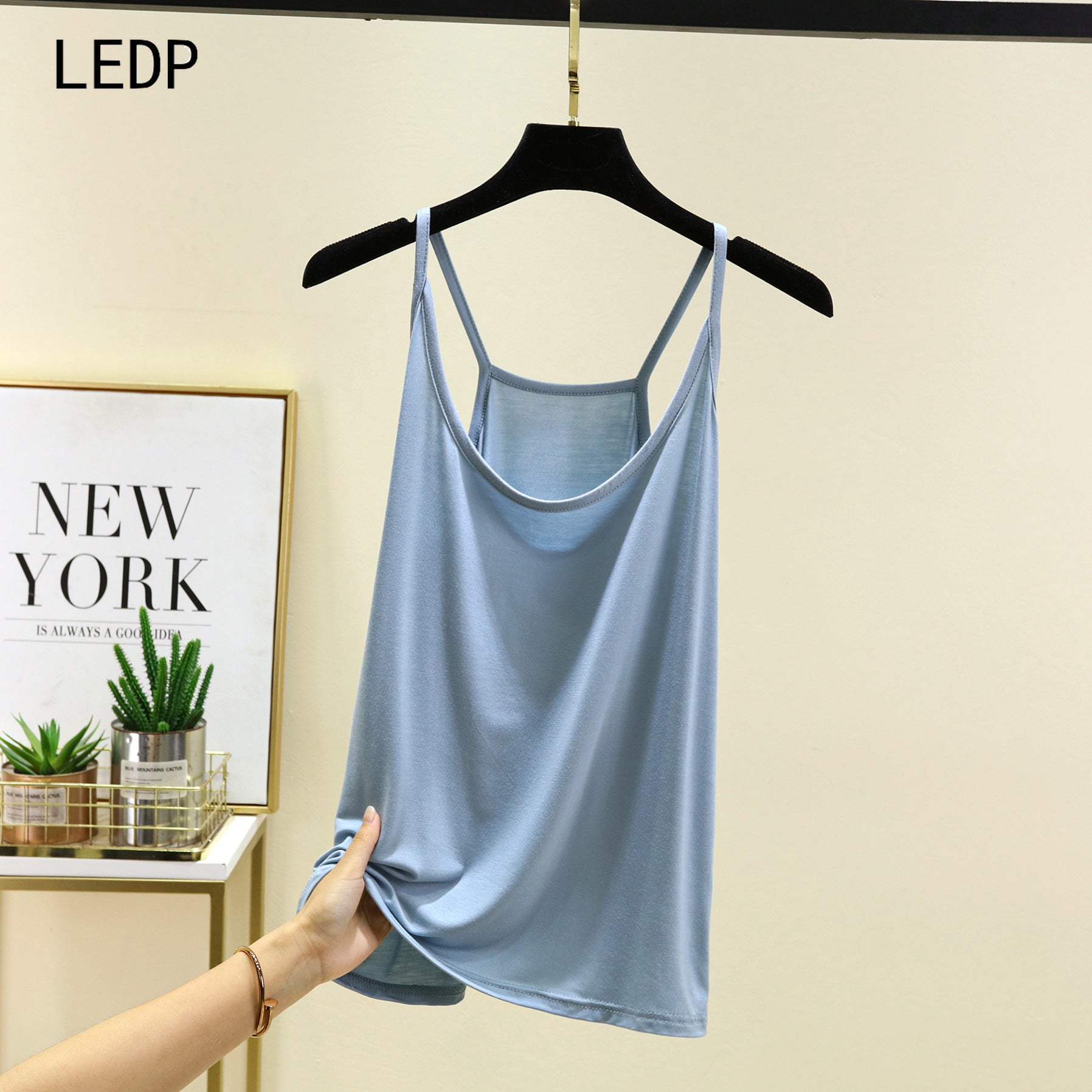 182730 Accessible plus-size women&#039;s T-shirt with magnetic buckle design on the side, wheelchair-friendly, soft cotton and skin-friendly