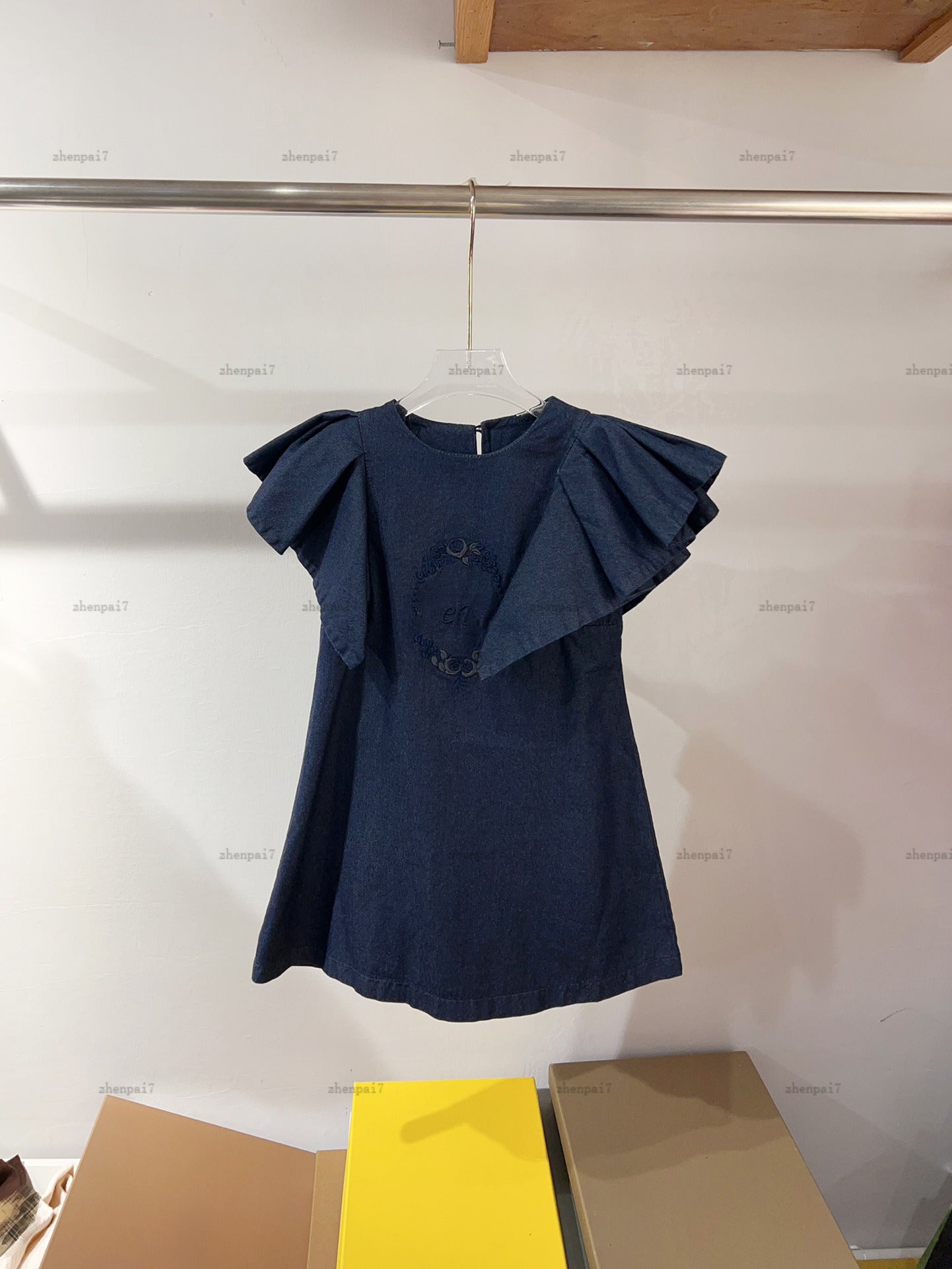 Top sleeveless girls dress Flower sleeves Princess dress kids designer clothes Summer partydress baby skirt A013X01N001