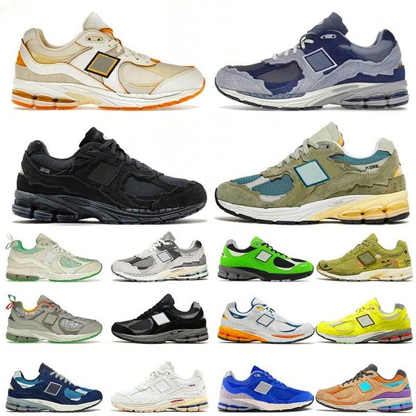 2002R B2002R Athletic Mens Women Luxury Casual Shoes Triple S Black White Protection Pack Pink Rain Cloud Phantom Sea Salt Sail Designer Bow