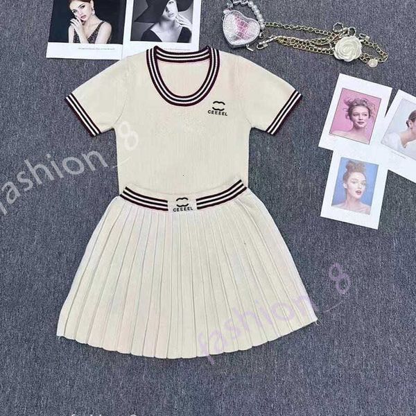 Knitted Women T-Shirt Tops With Skirts Set Luxury Designer Letters Contrast Color Tees Pleated Skirt Outfit Elegant Casual Woman Skimms Knit