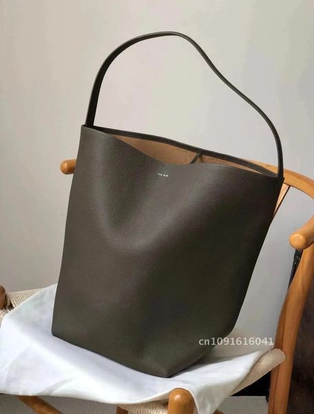 2024 Bucket Bag Senior Shoulder Handbag Litchi Grain Cowhide Large Capacity Tote Female y241228