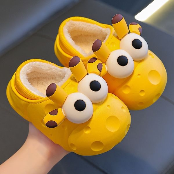 New children&#039;s cotton shoes for winter wear, warm and plush waterproof bag for boys and girls, and cotton slippers for infants and youn