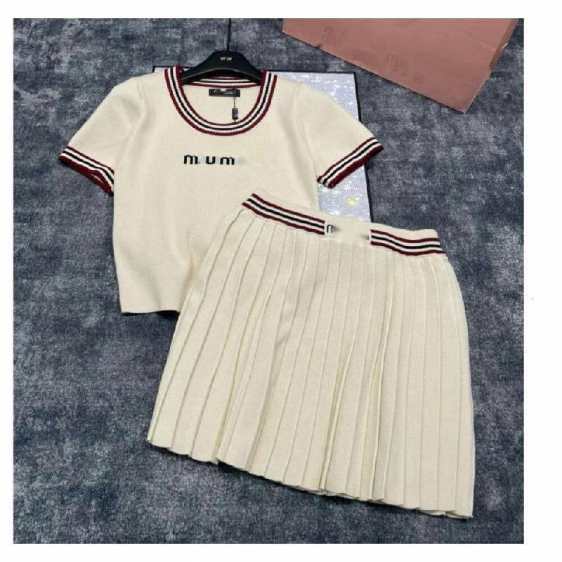 With Knitted Tops Women T-shirt Skirts Set Designer Letters Contrast Color Tees Pleated Skirt Outfit Elegant Casual Daily Woman Knits Dress Clothes
