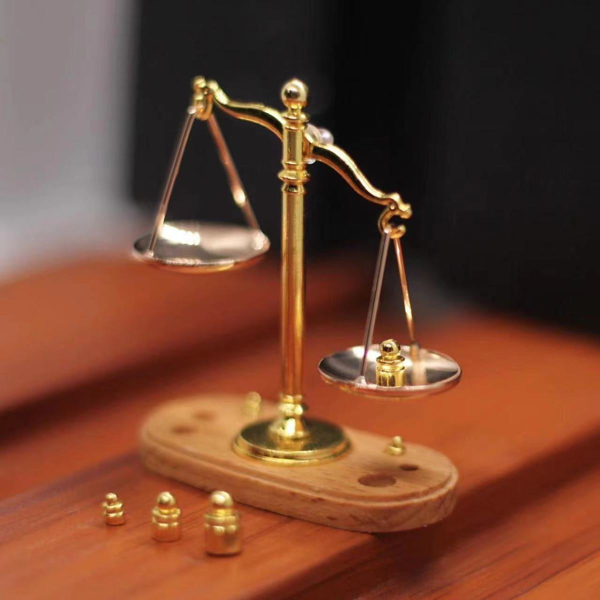 TEMU [1:12 Scale ] Exquisite 1:12 Scale Miniature Balance - Realistic Design, Alloy, Dollhouse Decor & Collectible Enthusiasts, Educational Toy