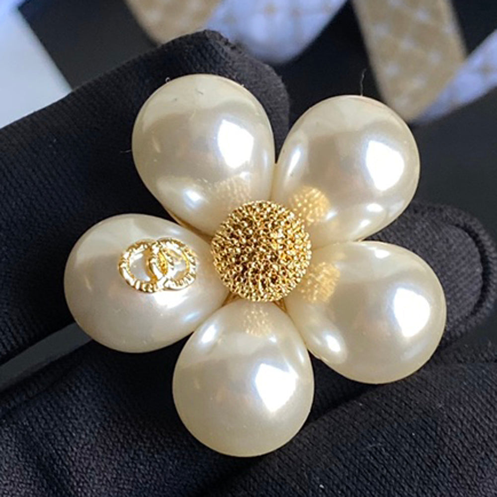 Flower Designer Brooches Pins 18K Gold Plated Silver Brooch Pin Wedding Jewelry Gift Collar Pins Versatile Dress Pins Fashion Broochs Womens Wedding