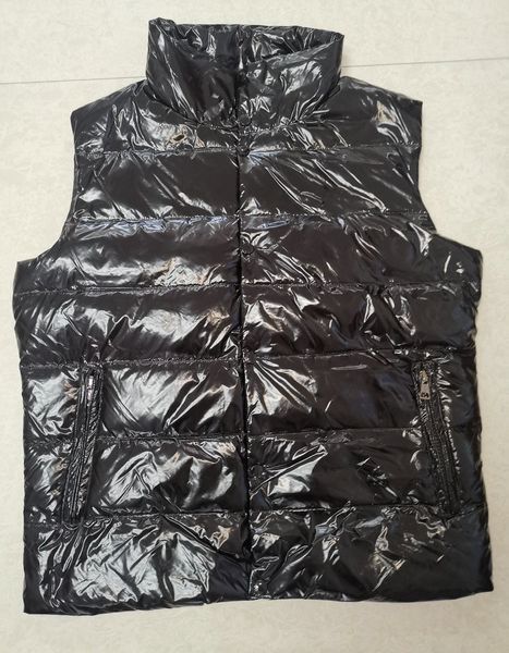 Men Thick Down Vest Designer White Duck Padded Jacket Fluffy Warm Winter Outerwear Parkas in Plus Sizes Ideal for Cold Weather With NFC scan