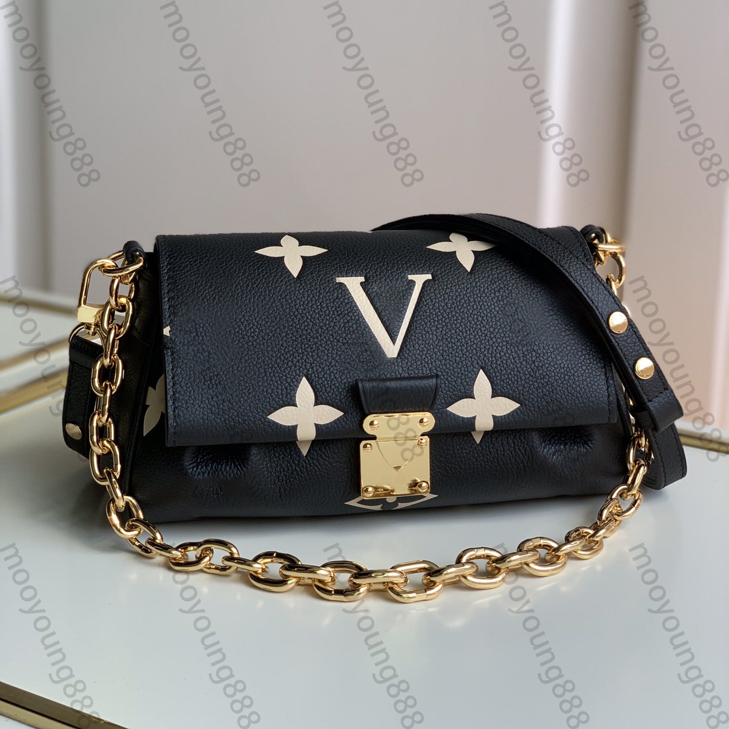 12A Upgrade Mirror Quality Designer Small Flap Bag 24cm Womens Genuine Leather Favorite Handbags Black Embossed Purse Luxurys Shoulder Strap Chain B