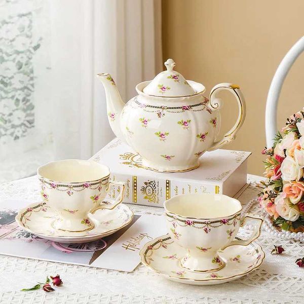 Floral European Ceramic G Coffee Cup Set with Plate Vintage Ceramic Tea Cup and Sauce Set Luxury Kettle Set Decoration Y241214