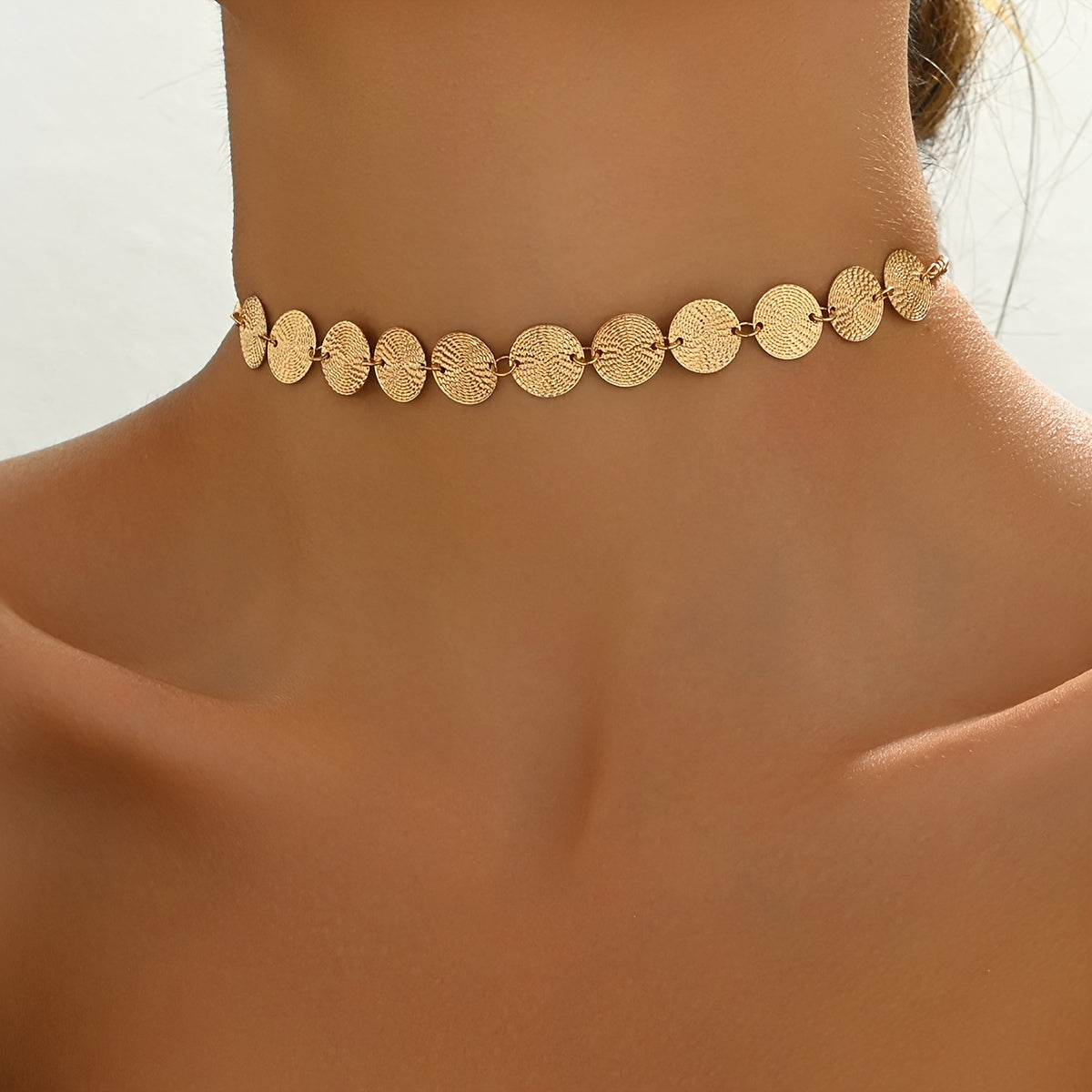 TEMU 1pc Lxalry Women's Choker Necklace - Minimalist Round Fingerprint Design, Vintage-inspired Iron Chain, Versatile For Casual Attire, Accessory,