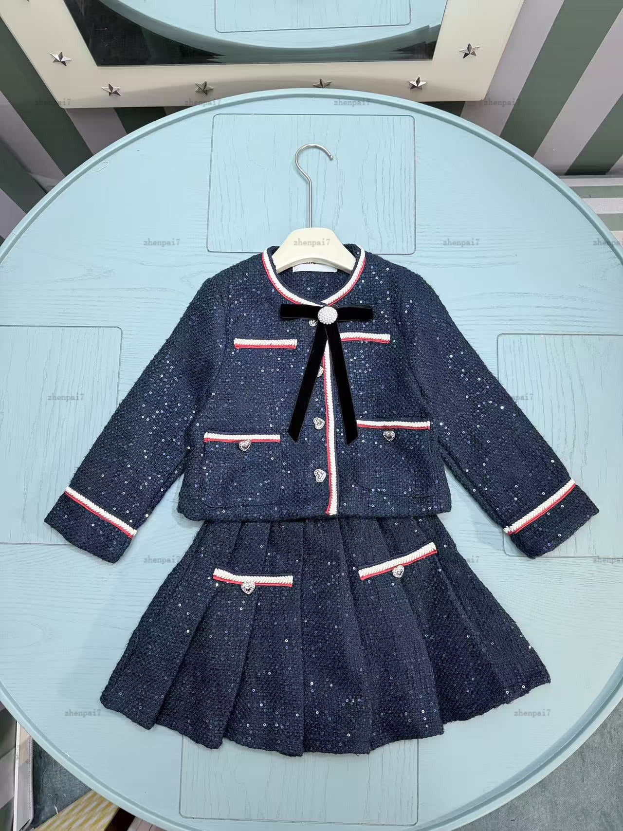 Top girls dress set Heart-shaped button decoration Autumn child overskirt kids designer clothes Long-sleeved jacket short dress A095X03N284