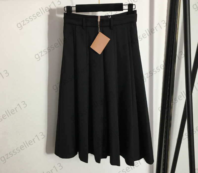 Womens Skirt Letter Ribbon Stitching High Waist Pleated Skirts Simple Casual Designer Joker Drape Autumn And Winter Women Clothing 2 Colors 1970