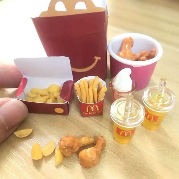 New 1-6 ratio dollhouse mini fried french fries chicken legs ice cream orange juice mini fast food dollhouse kitchen game toys X241107