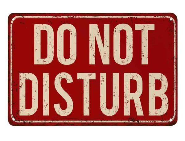 High Quality AOYEGO Do Not Disturb Tin SignRusty Red Vintage Metal Tin Signs for Cafes Bars Pubs Shop Wall Decorative Funny Retro Signs for