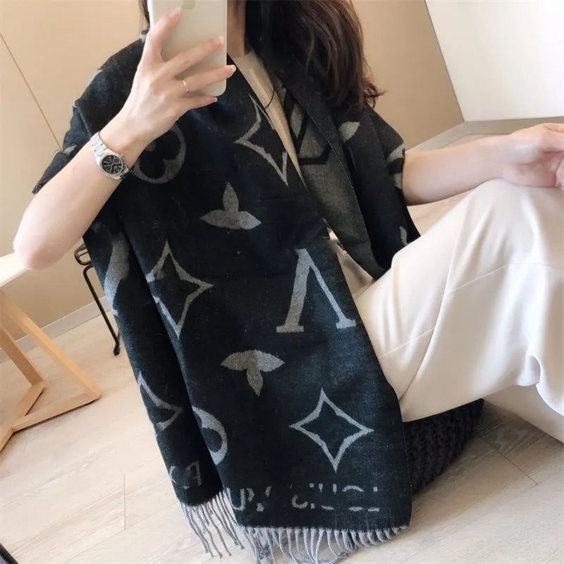 Designer fashion high quality Women Mens Scarf V Brand Scarves Pashmina autumn Winter warm Pure Wool Big Wraps Christmas gifts