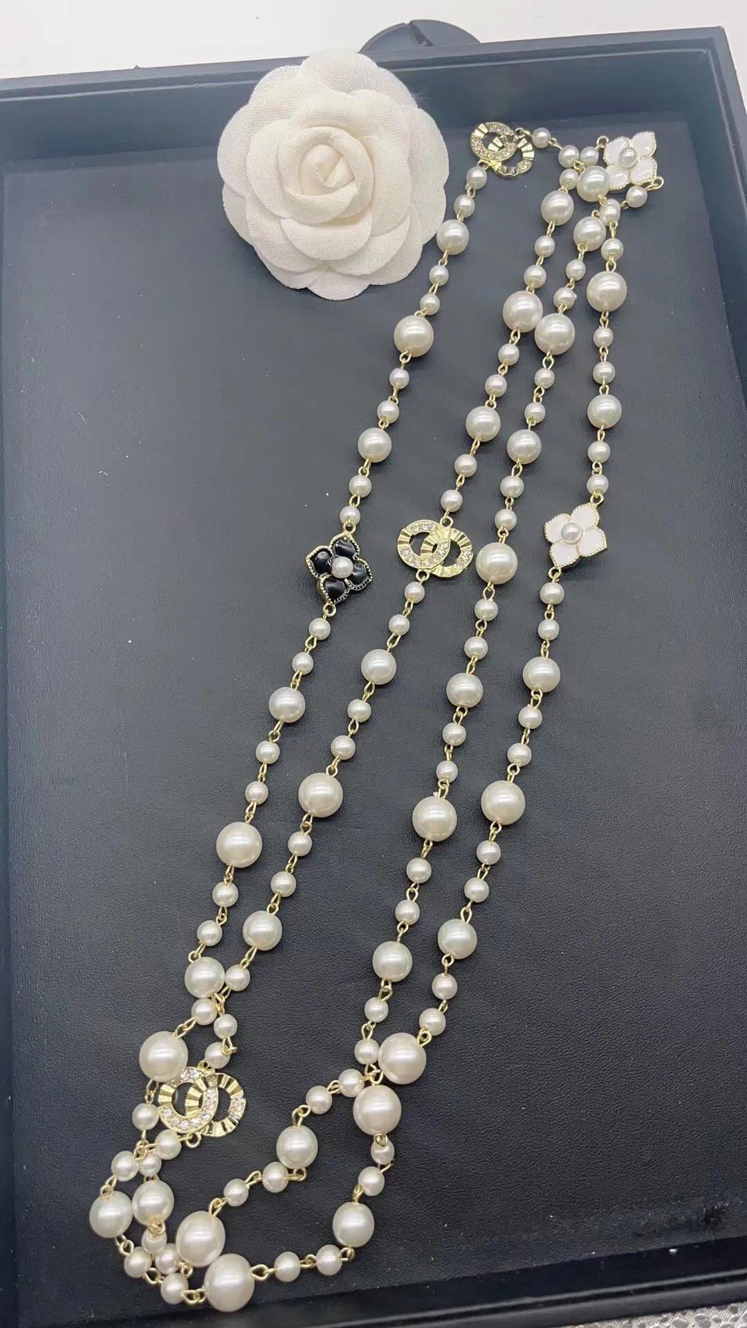 Designer Gold Plated Pendants Necklaces Crystal Pearl Titanium Brand Letter Choker Pendant Necklace Sweater Chain Jewelry Accessories 20style