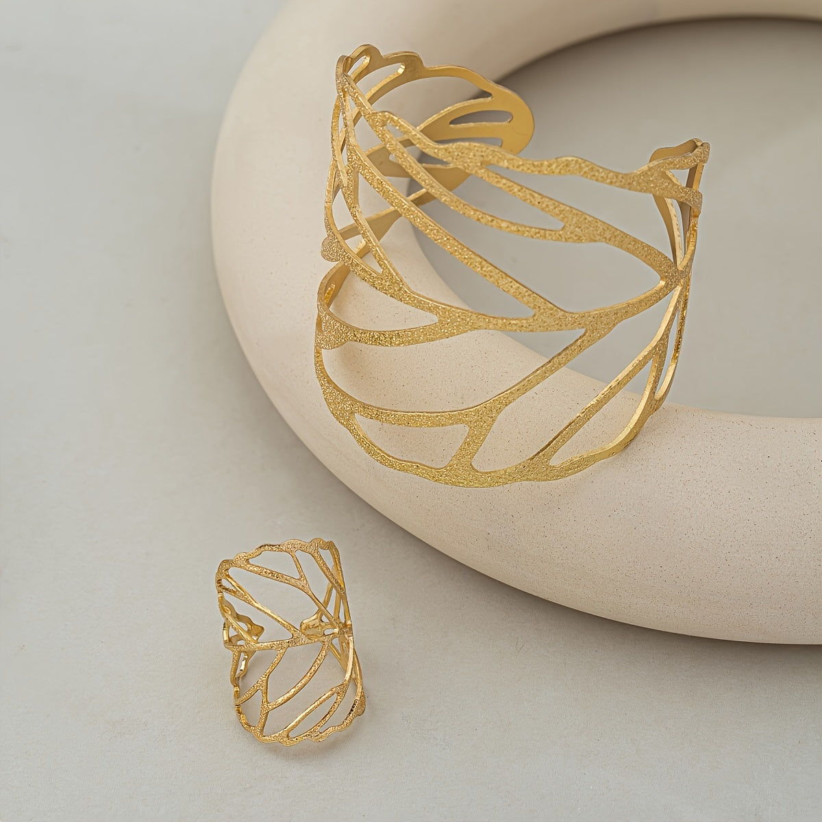 TEMU Chic Vintage Leaf Design 2pcs Jewelry Set - Open Cuff Bracelet & Ring Combo, Casual Attire