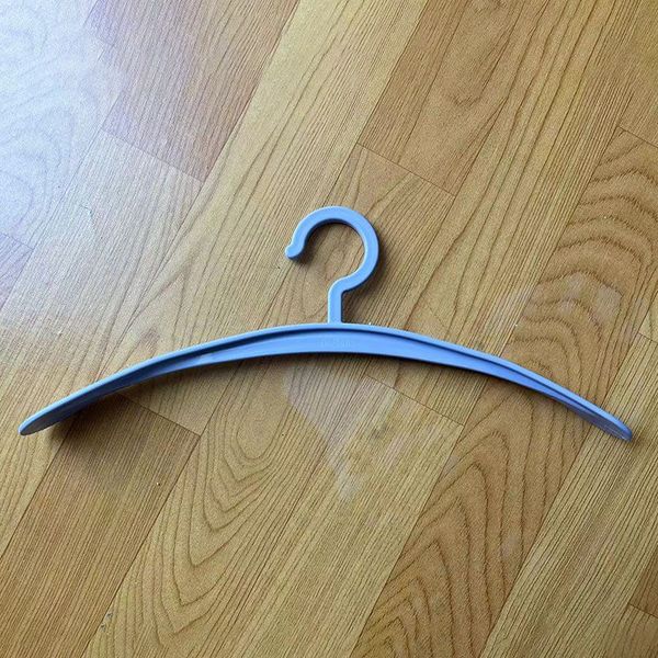 Manufacturer direct sales clothes hanger, household plastic thickened, anti slip, shoulder resistant, clothes hanger bracke