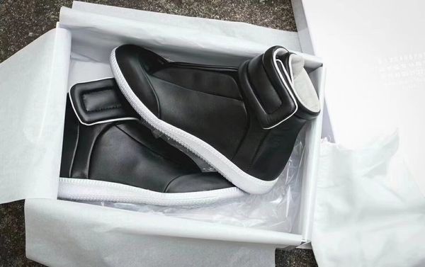 Designer Genuine Leather Boots Men Women Dress Shoes Sneakers Fashion Trainer Platform Sneakers Rubber Shoe Vintage Trainer Lace-up Skate Sh