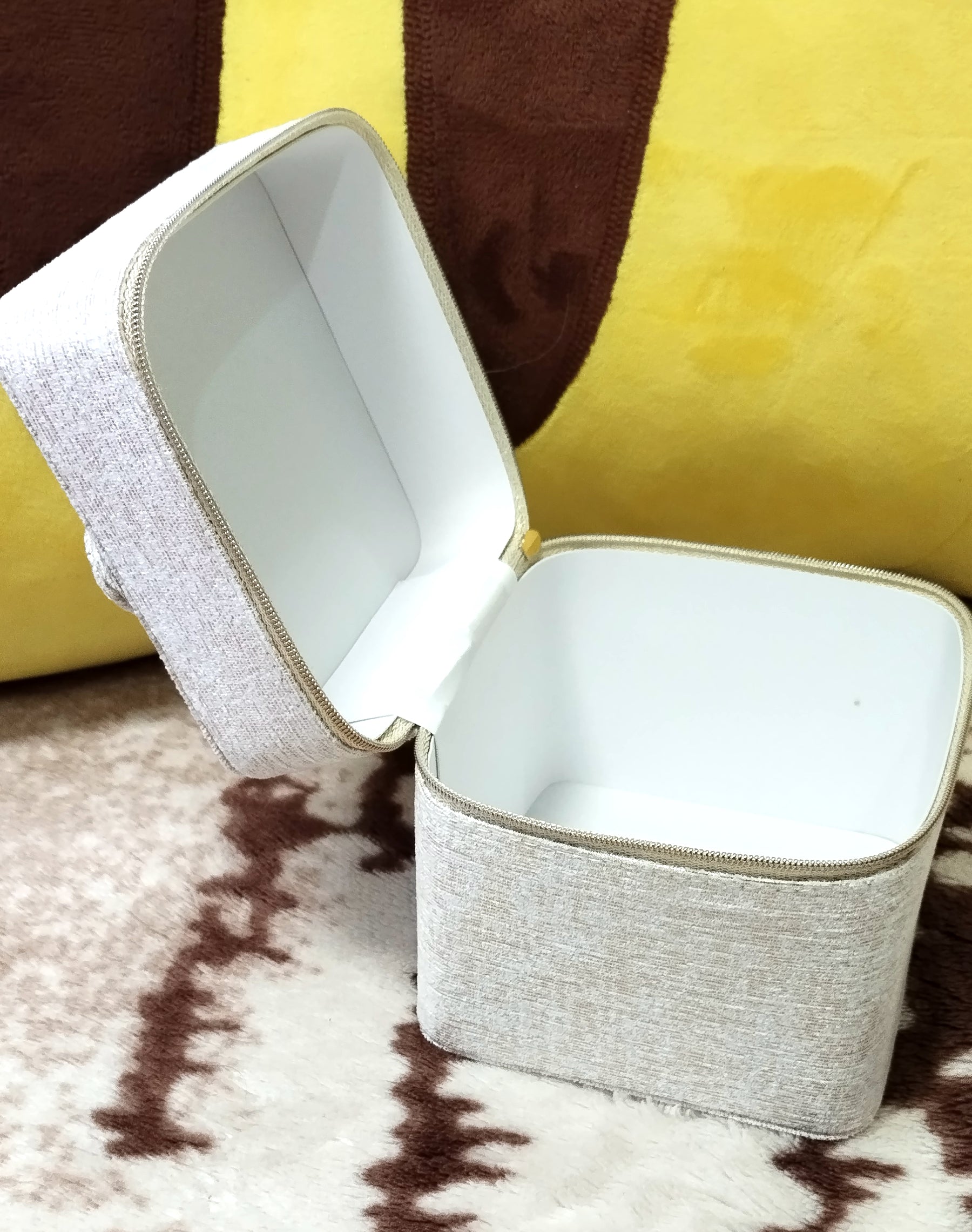 Wholesale Ergonomic Design Beauty Storage Box: Conveniently Hold All Your Skincare & Makeup Essentials