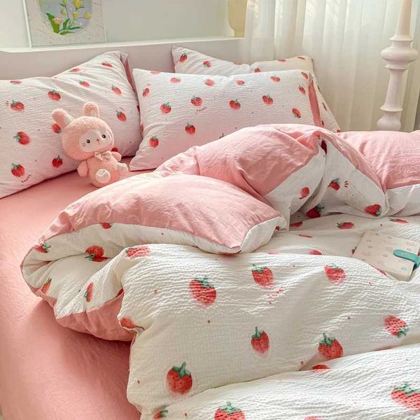 2024 New Style Cartoon Strawberry Bedding Set Floral Duvet Cover Flat Sheet Pillowcase Twin Full Size Bed Linens Home TextilesC241021