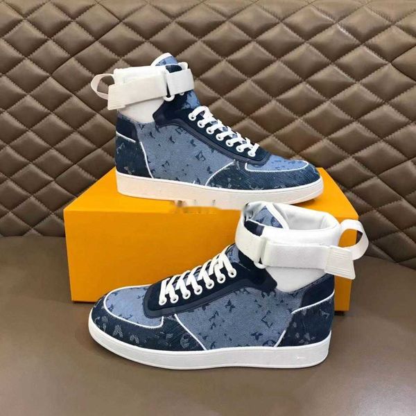 Luxury Rivoli Casual Shoes Casual Botas Hi-Top Designers Mens Designers Calfskin Leather Runner Impressão de Couro em Releveito Tênis de Tap