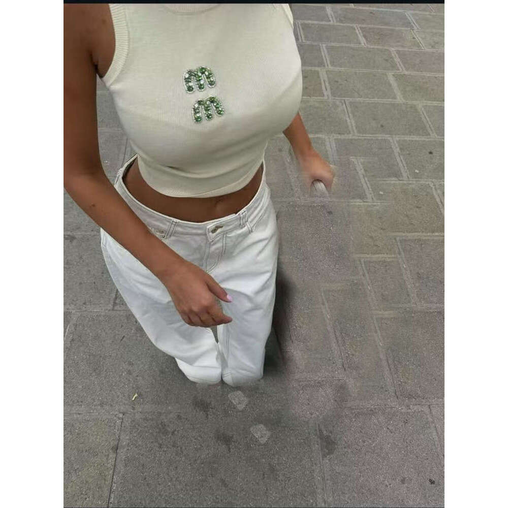 Miu Vest Woman Designer Diamond Vests Summer T Shirt Tanks Diamond Embroidery T-Shirts Printed Tees Tops Outwears Street Round Nexk Shirt Casual Mui