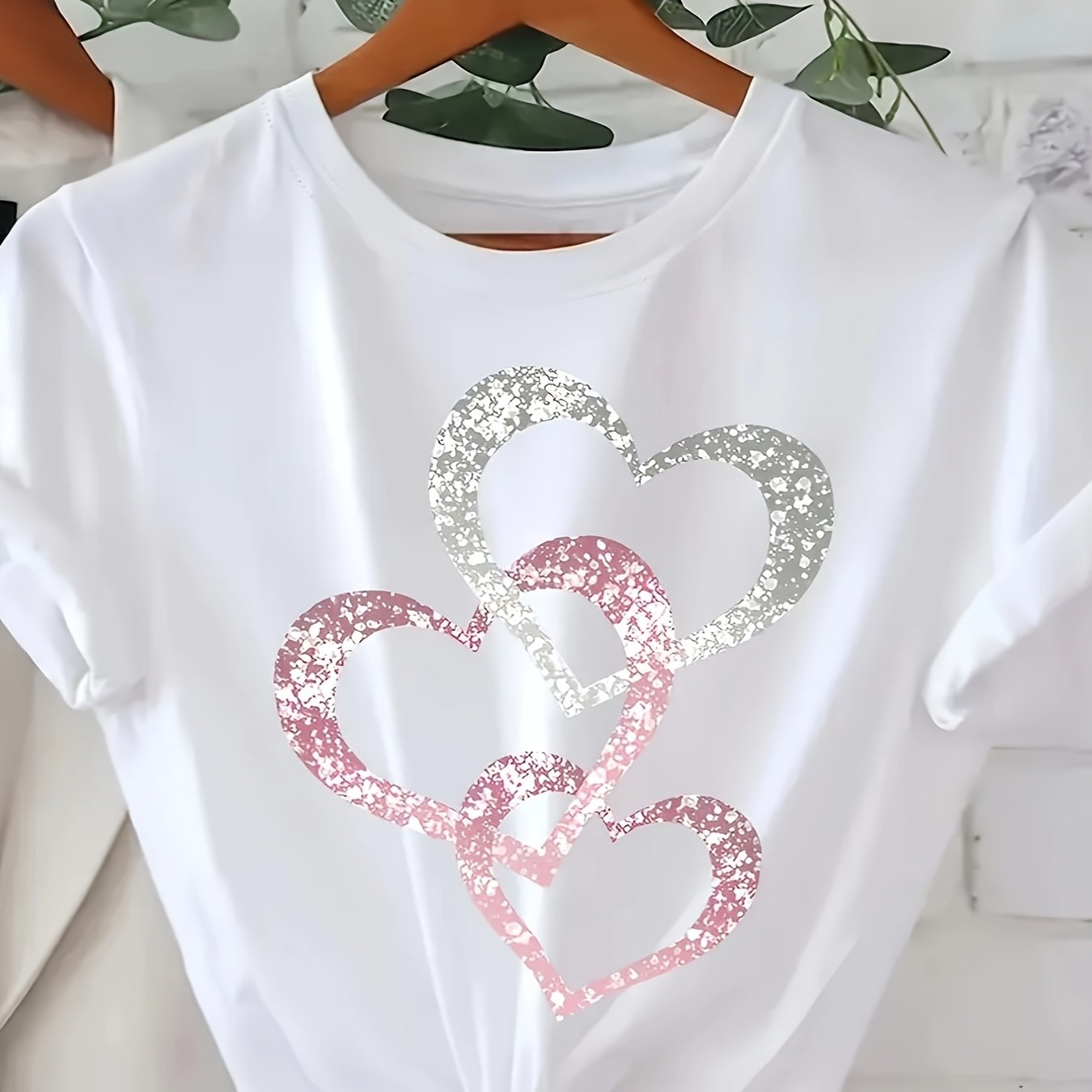 TEMU . Stylish Monogram Animation Printed Women's Round Neck T-shirt, , Comfortable And Breathable, Versatile Essential, Suitable For Daily Leisure,