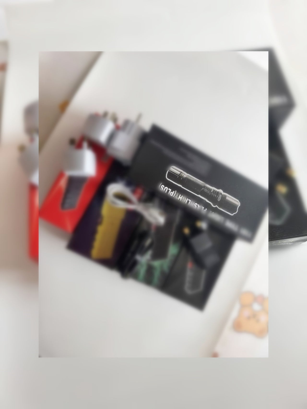 Flashlight with super-bright charging function, small and compact, portable for home use, suitable for mountain climbing lighting-16851520