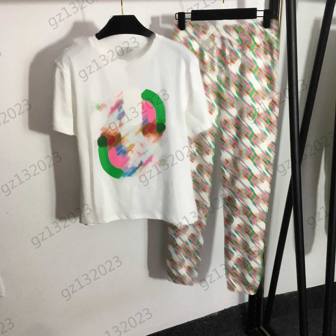 Two Piece Sets Womens Two Pieces Pants Chest Colorful Logo Print Crew Neck Short Sleeve Shirt Loose Ankle Banded Trousers Women Clothing 3 Colors