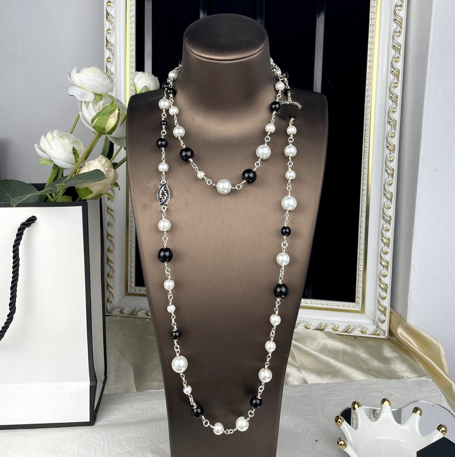 Luxury Designer C Long Pearl Necklace C Gold Heart Pendant Necklaces Fashion CCity Woman autumn and winter Choker Women Sweater chain 45678