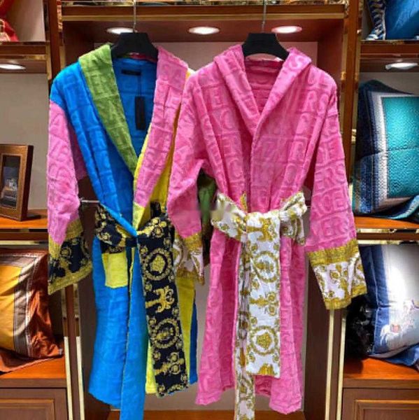 Velvet Bathrobe Robe Designers Baroque Fashion Pajamas Mens Women Letter Jacquard Printing Barocco Print Sleeves Shawl Collar Pocket Belt 10