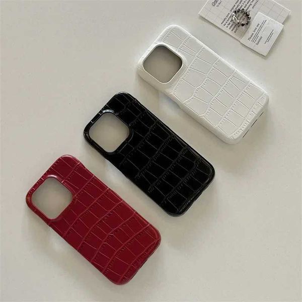 Simple Style Pretty Crocodile Grain Leather Solid Color Shockproof Soft Case For iPhone 16 13 14 15Pro Max Silicone Cover Couple X250125