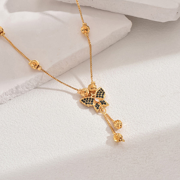 Collares colgantes de mariposa con circonita cúbica pavé de latón de moda