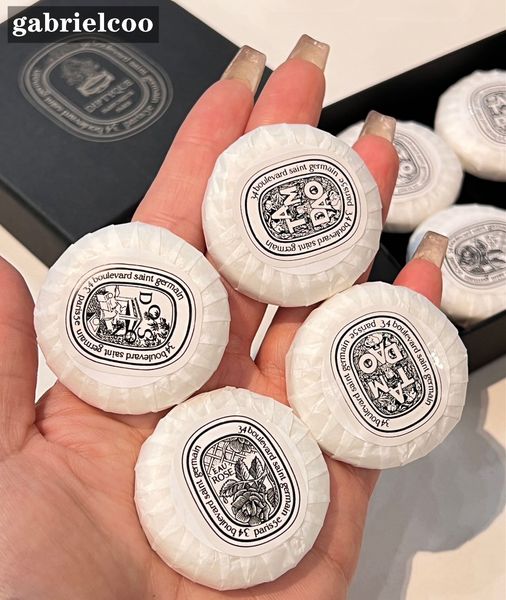 French designer circular small soap set with classic logo shower soap facial soap solid air freshener aromatherapy Perfume soap 8pcs-set Tra