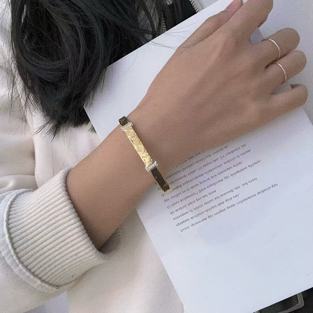 Silver clic bracelet designer for women men bangle jewelry fashion classic mens bracelet travel 18K Gold Plated Stainless Steel Jewellery Bracelets