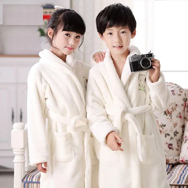Winter Princess Bathrobe for Girl Flannel Warm Long Robes Boys Soft Cotton Pajamas Casual Kids Sleepwear for 3-14Yrs Bathgrowns 241227