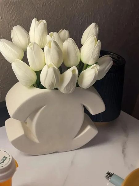 Luxury ceramic vase designer classic logo shape white vase INS style high-end floral vase cream style Nordic Dining table decoration vase ho