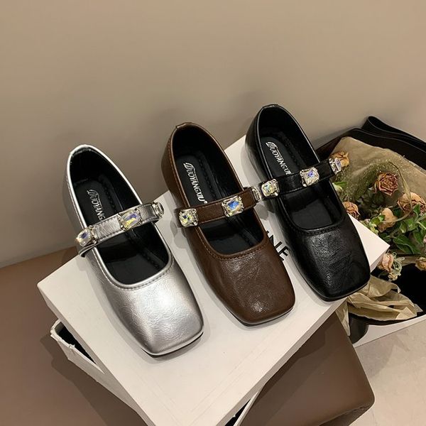 Women Shoes Casual Design de moda Versão coreana Vintage France Sapatos de couro gentil de estilo gentil Triple Black Brown Silver Frete grá