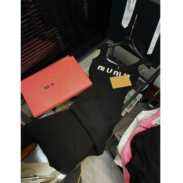 Woman Casual Dresses Sleeveless Summer Girl Camisole Skirts Knee-Length Womens Designer Skirt Dress Slit Skirt Party Slim Bottoms Dress Asia