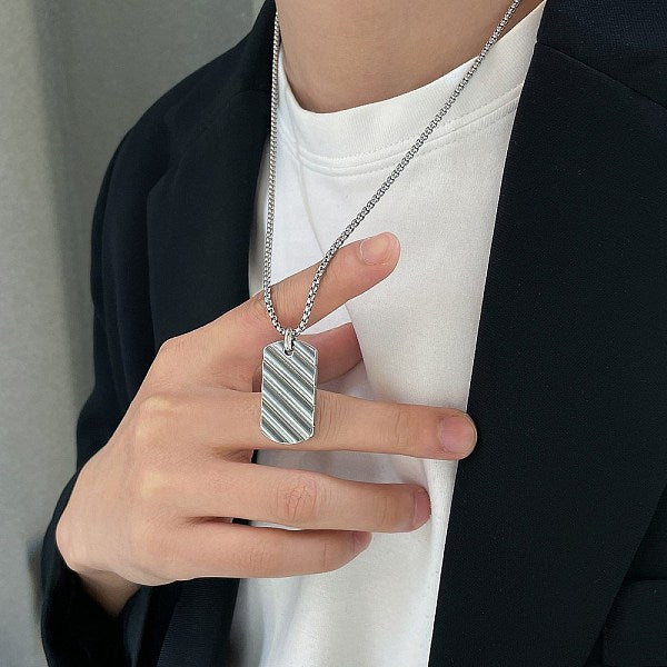 Collares colgantes rectangulares de textura simple de acero inoxidable 304 para hombres