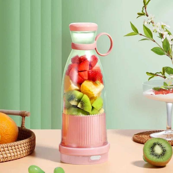 Portable Blender USB Charging Mini Juice Blender Personal Size Kitchen Blender Used for Juice milkshakes and smoothies W241025