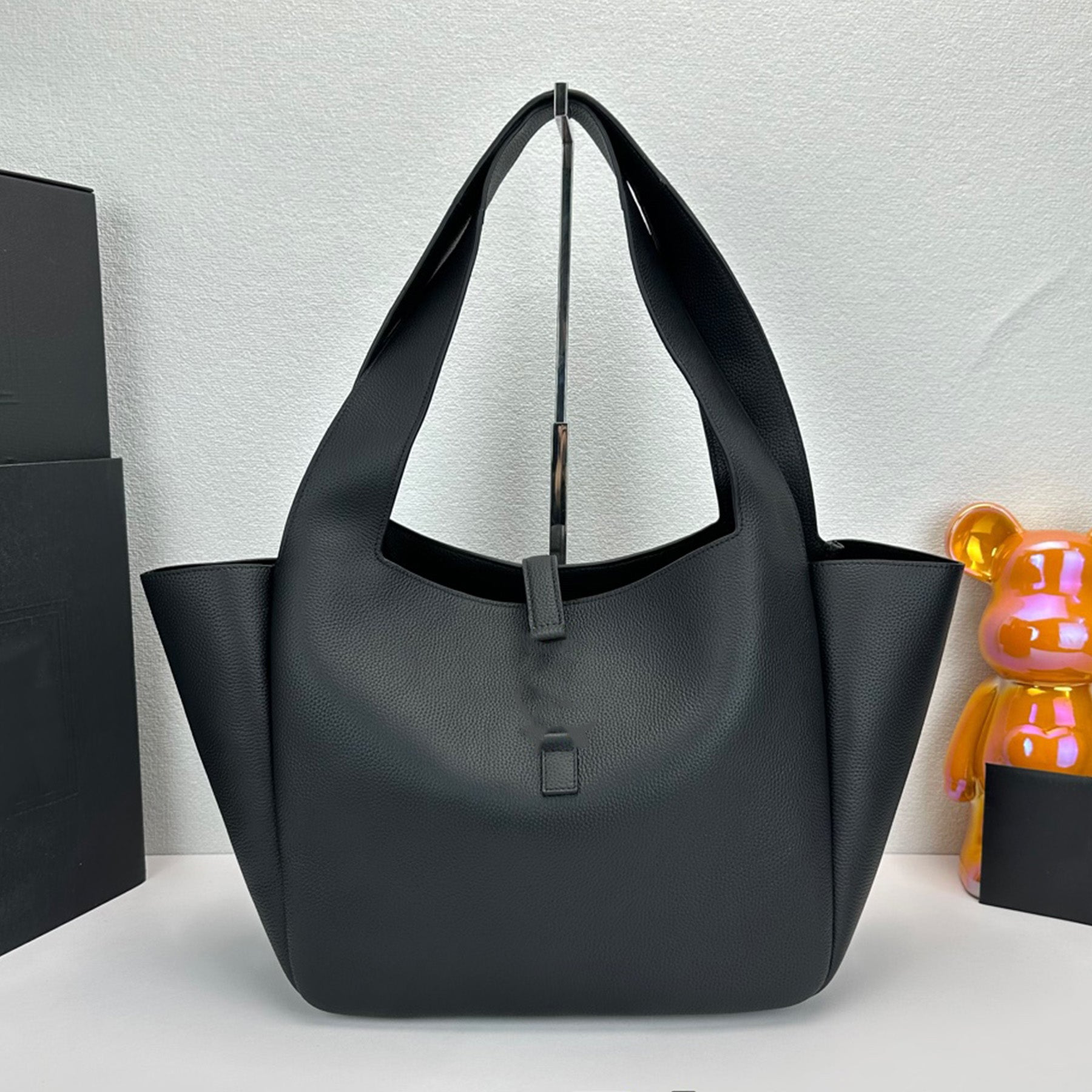 Large Capacity Bea In Grained Leather Shoulder Bag Luxury Designer Golden Hardware Zipper Pocket Handbag Suede Lining Tote Bag Fashion Women Casual