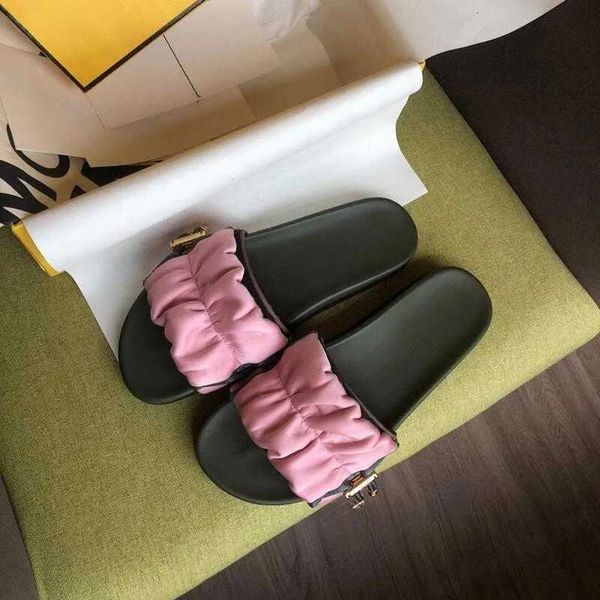 2023 New Fashion Womens Sandals P Women s Famous Designers Slippers Fashion Summer Girls Slide Beach Womens Sandal Slides Flip ps Shoes 35-4