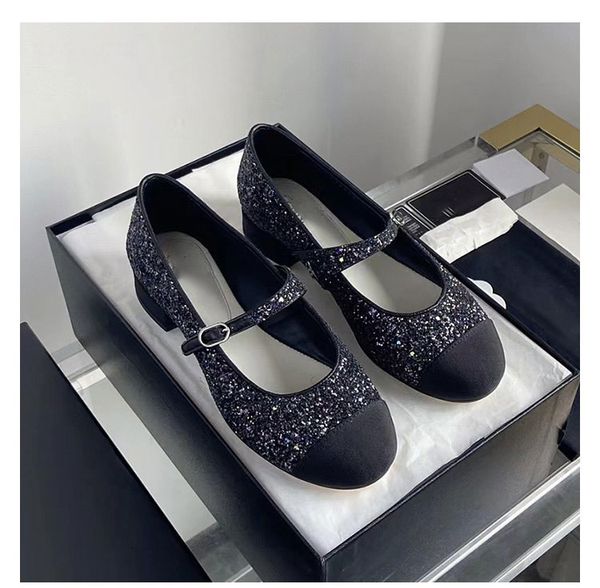 2025-Designer de sapatos Mary Janeshoe Spring Autumn Moda Novo Boat Sapato Lady Danomers Letra Fivela de Metal Women Shoes Slowling Tamanho