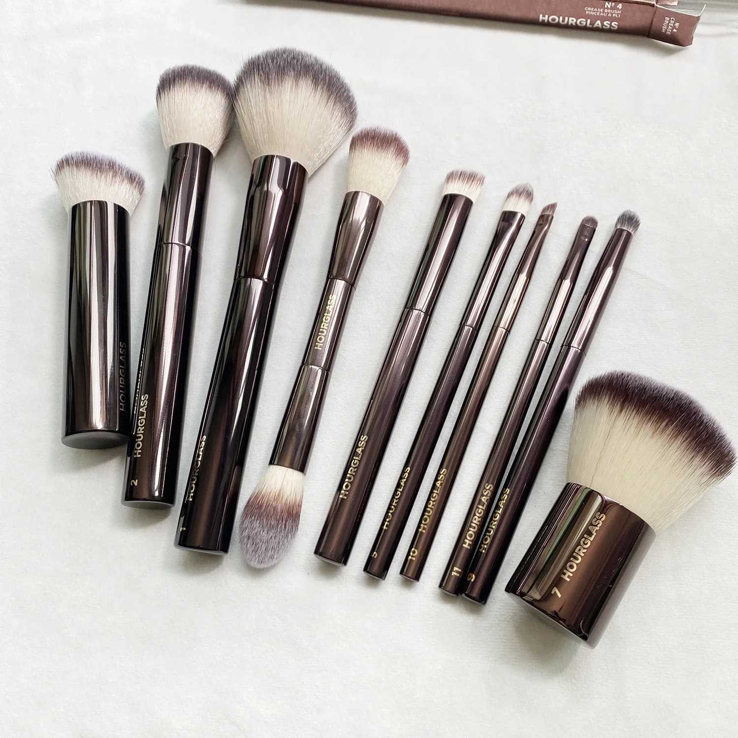 Hourglass Makeup Brush Set Luxury Powder Blush Eyeshadow Crease Concealer Eyeliner Smudger Cosmetic Brushes Kit R250624