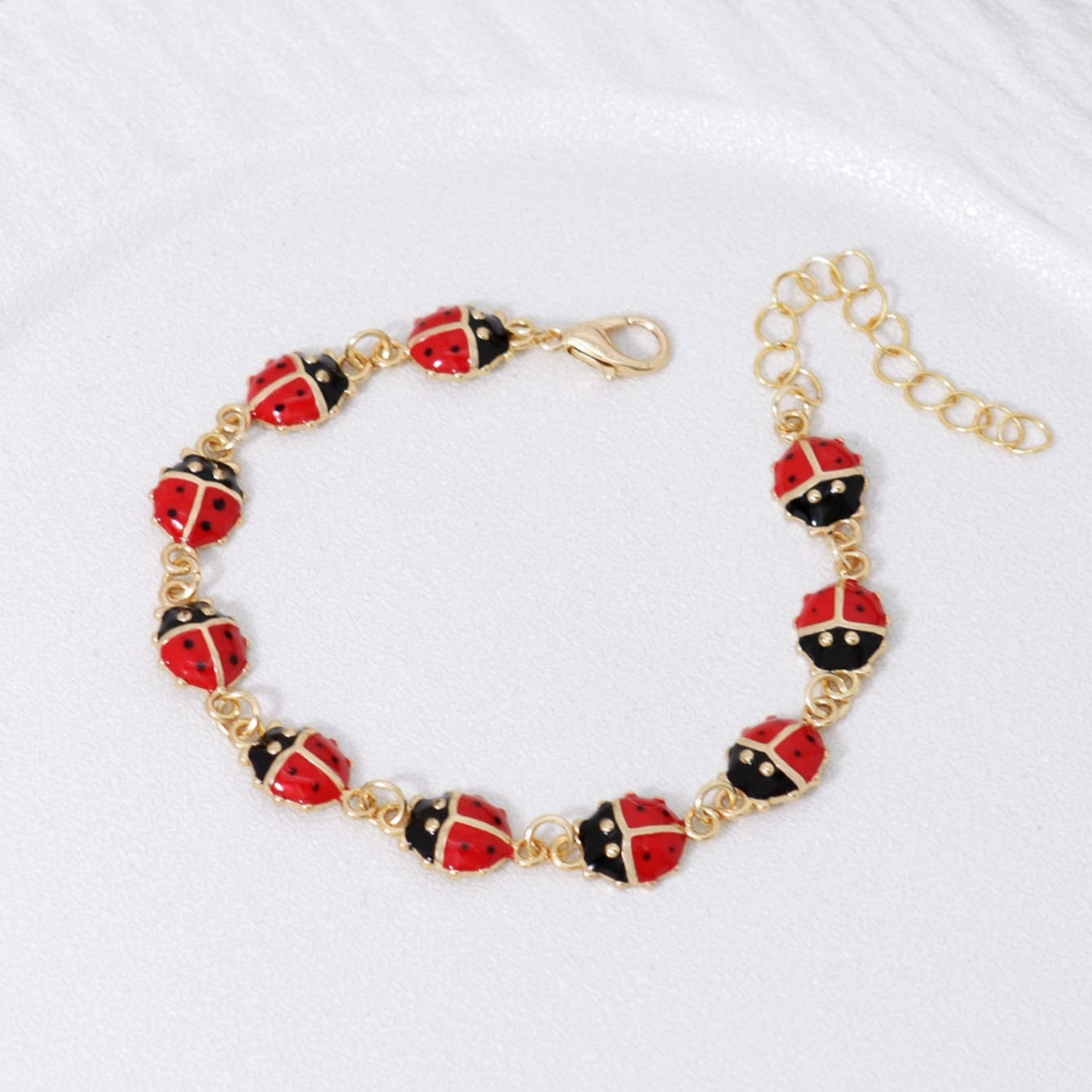 TEMU 1pc Vintage Enamel Ladybug Charm Bracelet - Golden-tone Metal With Spots, Bohemian Festival Jewelry For Women, Party & Casual Attire, Ladybug