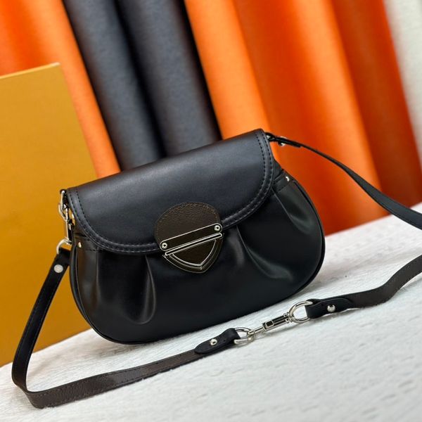 Fashion shoulder bag versatile women&#039;s bag solid color leather magnetic buckle design outdoor handbag with series code
