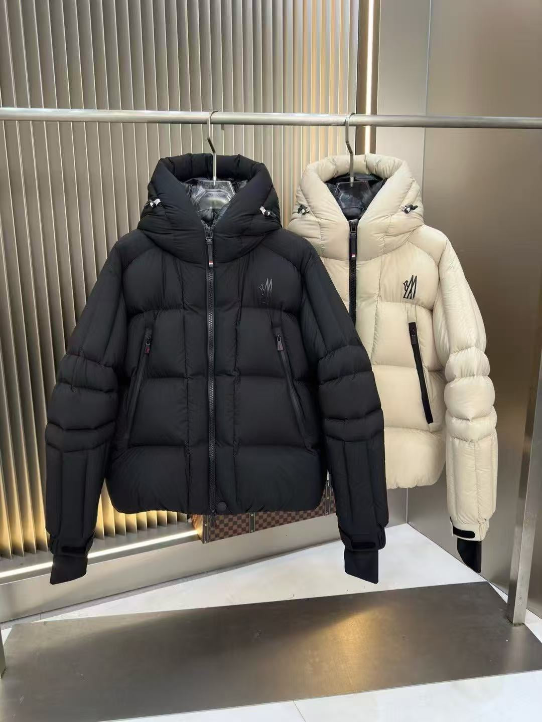 M brand Designer Series Brand Mens Hooded Down Jacket Launched in physical stores in 2025 original version